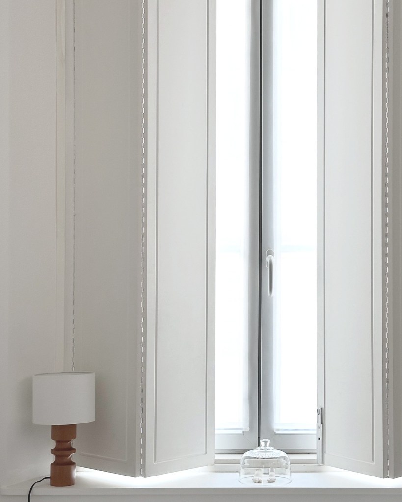 Lampe posée - voilage pour filtrer sans enfermer